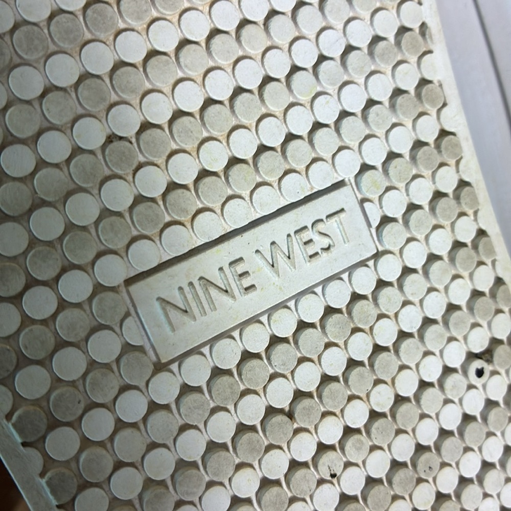 NINE WEST Women 10M Butter Yellow Off White Hola Diamond Quilted Sneaker Classic - Picture 10 of 12